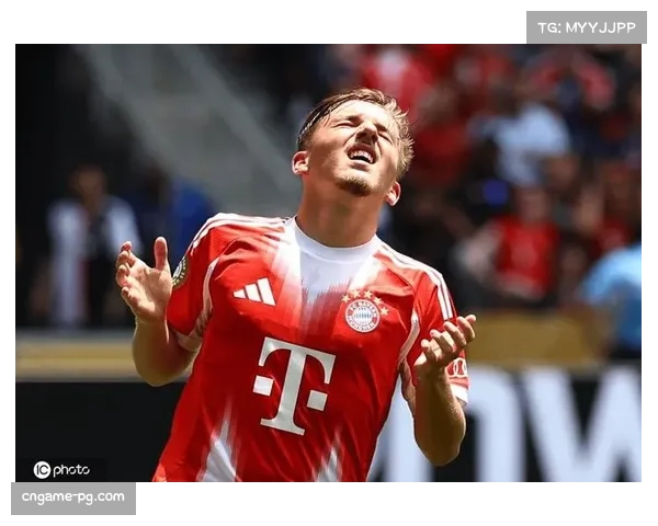 拜仁vs不莱梅半场换人:诺伊尔伤退,乌尔比希替补登场完成下半场比赛